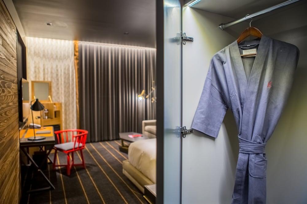 The George, By Valencia Hotel Collection Колледж-Стейшн Экстерьер фото